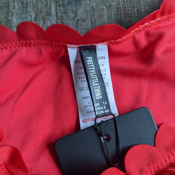 PRETTYLITTLE THING Scallop Brief Bikini Bottom - Picture 3 of 4